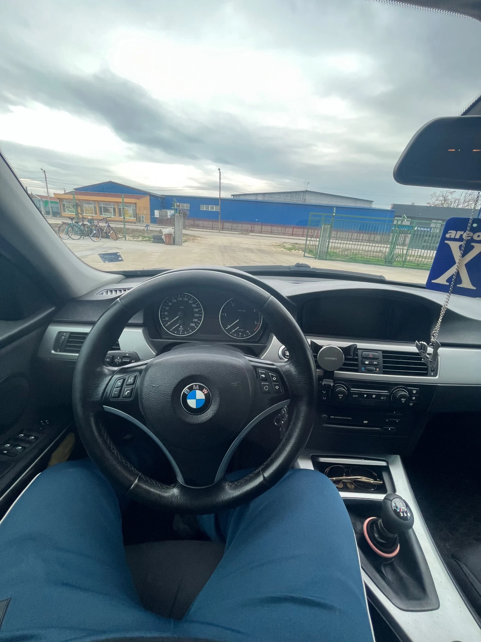 BMW 320, снимка 11 - Автомобили и джипове - 54663606