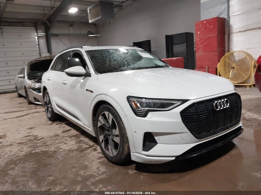 Audi E-Tron Premium Quattro