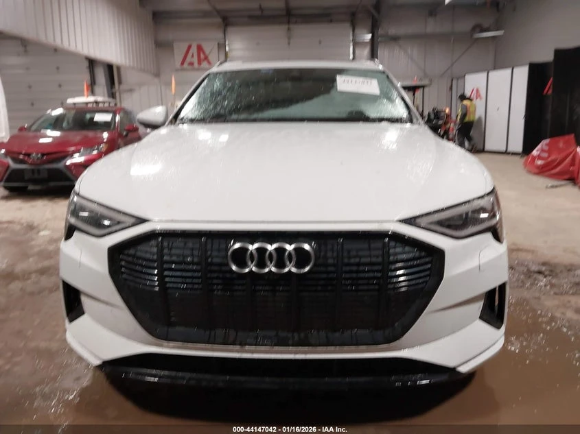 Audi E-Tron Premium Quattro, снимка 12 - Автомобили и джипове - 54769811