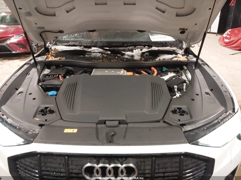 Audi E-Tron Premium Quattro, снимка 10 - Автомобили и джипове - 54769811
