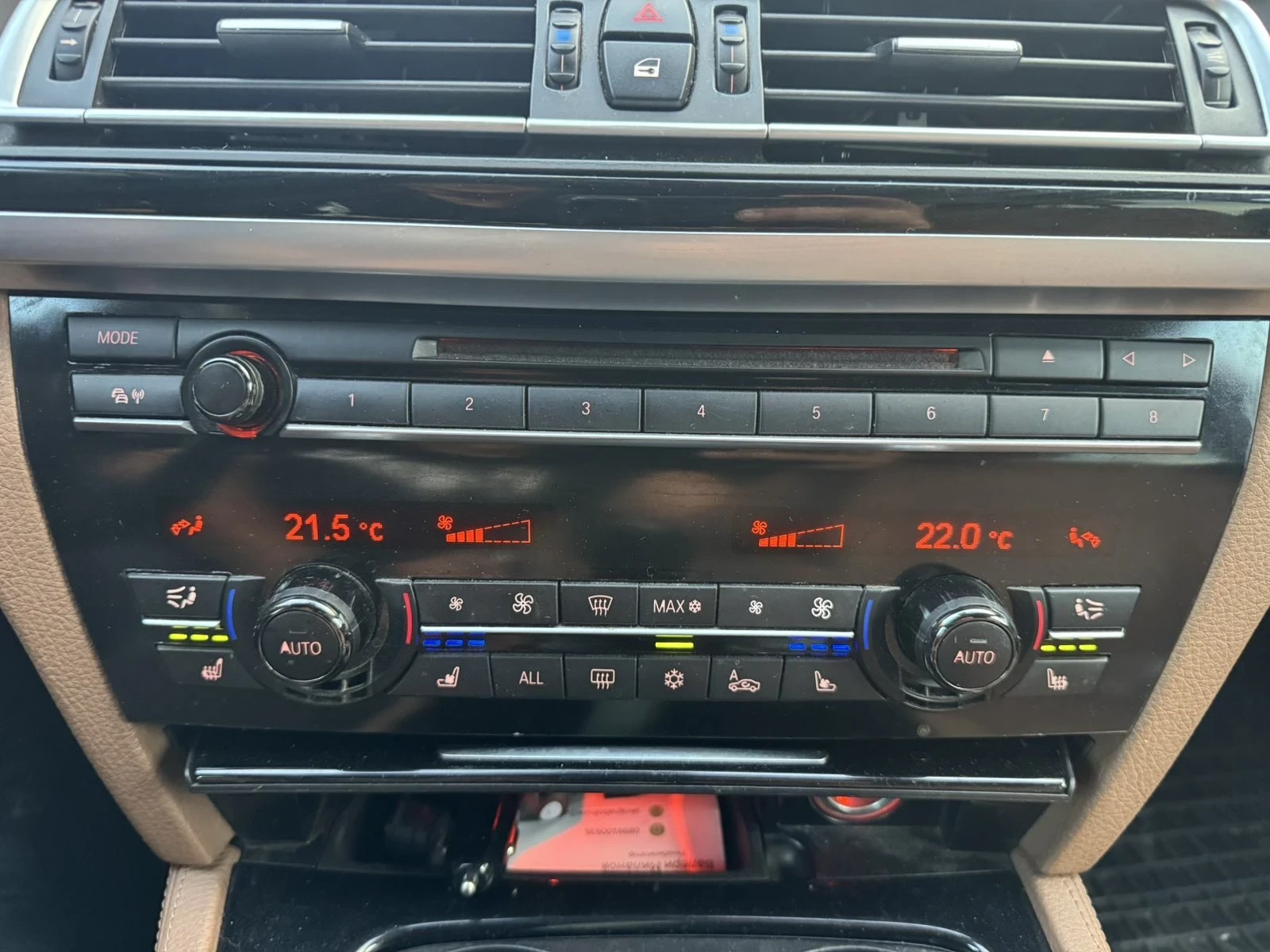 BMW 740 M pack / 8ZF/CarPlay, снимка 12 - Автомобили и джипове - 56149302