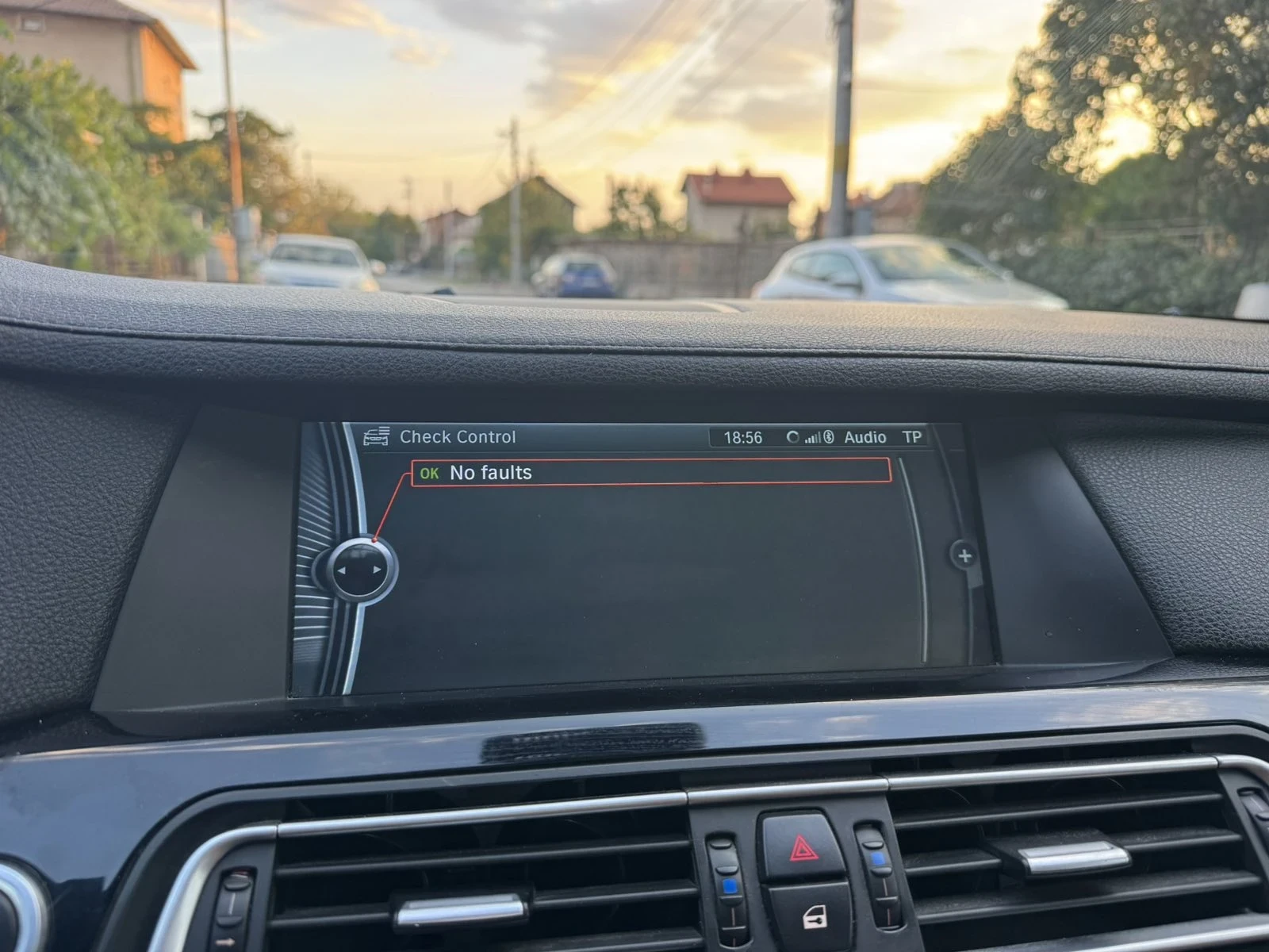 BMW 740 M pack / 8ZF/CarPlay, снимка 7 - Автомобили и джипове - 56149302