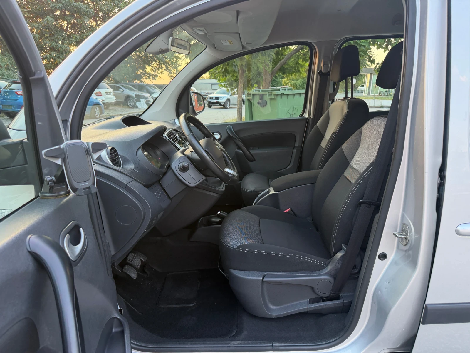Renault Kangoo 1.5 Diesel 7 ����� | Mobile.bg � ����������� 7