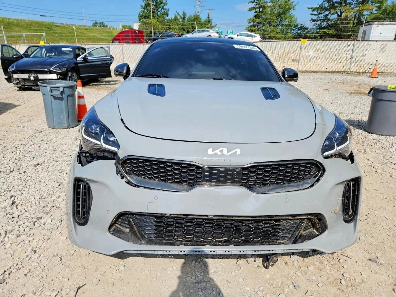Kia Stinger, снимка 2 - Автомобили и джипове - 56689544