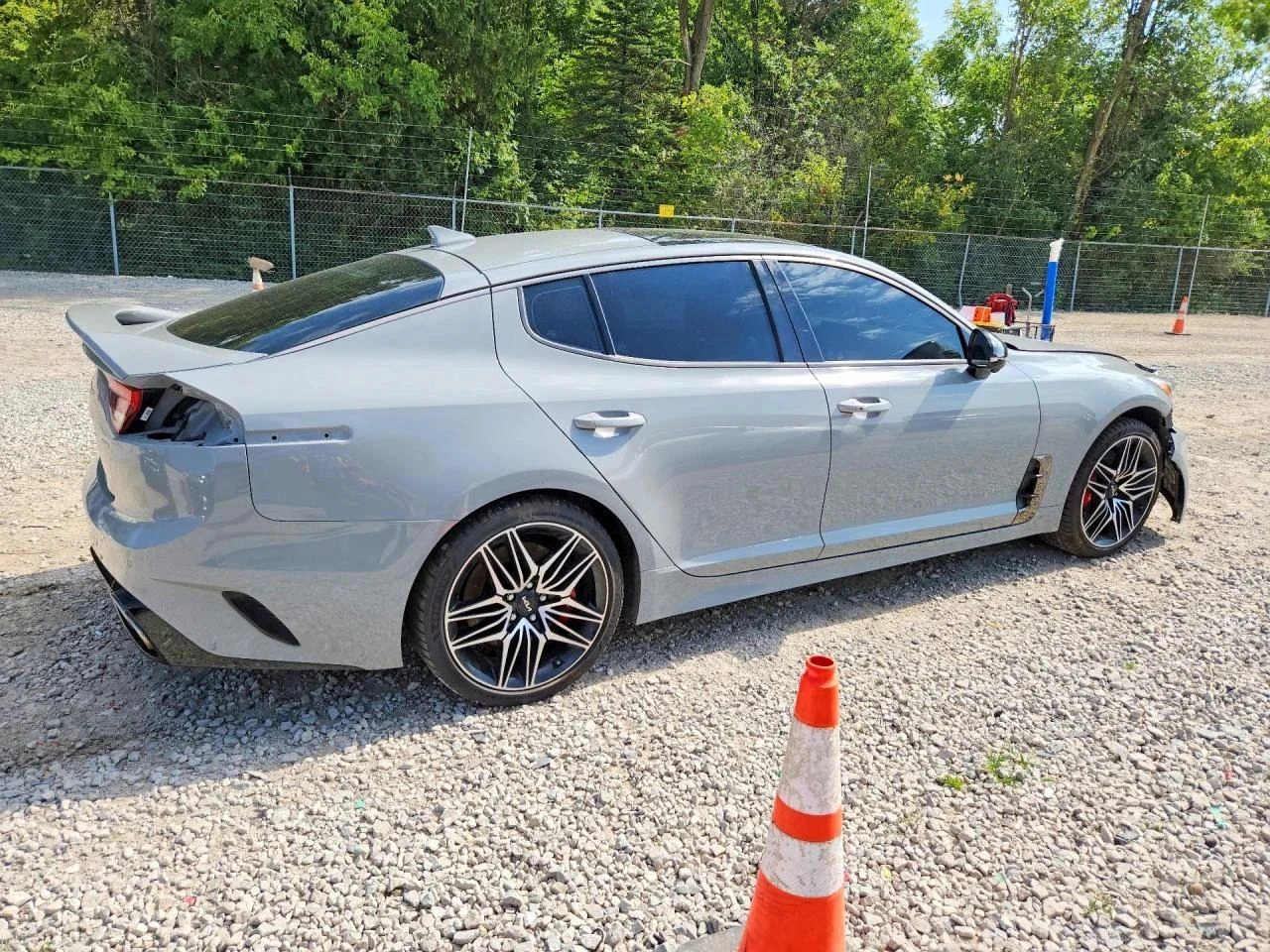Kia Stinger, снимка 4 - Автомобили и джипове - 56689544