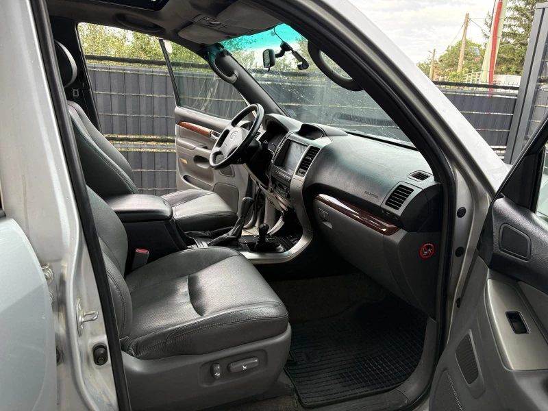 Toyota Land cruiser, снимка 11 - Автомобили и джипове - 51684047