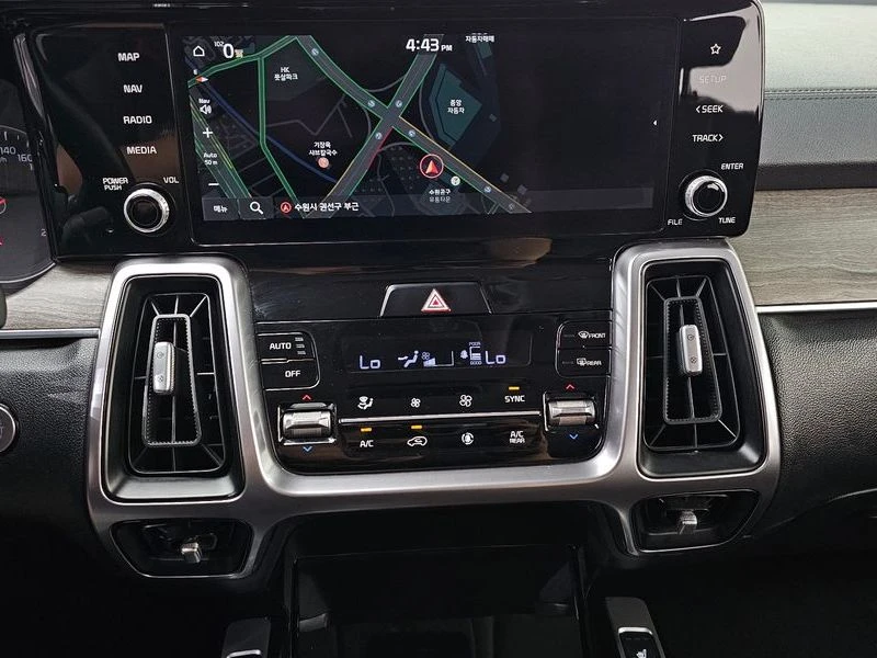Kia Sorento 2.5 Automatic, снимка 14 - Автомобили и джипове - 55724134
