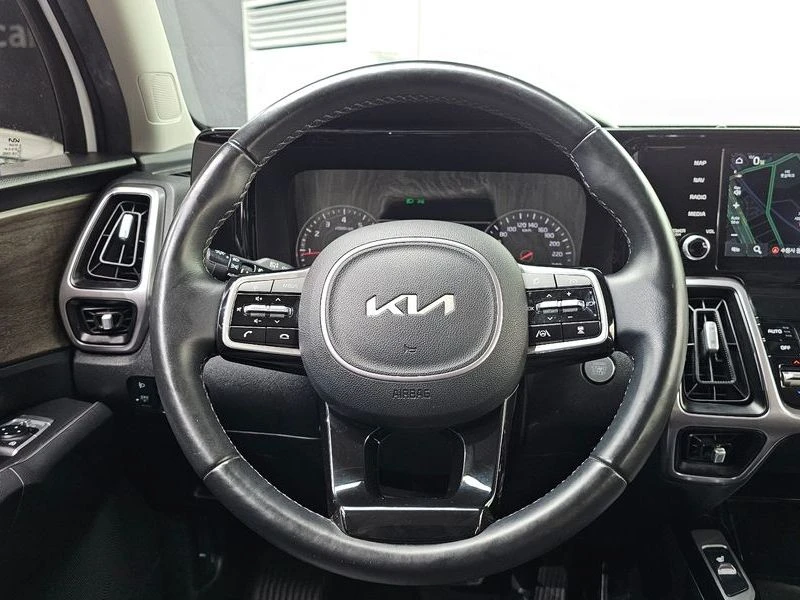Kia Sorento 2.5 Automatic, снимка 13 - Автомобили и джипове - 55724134
