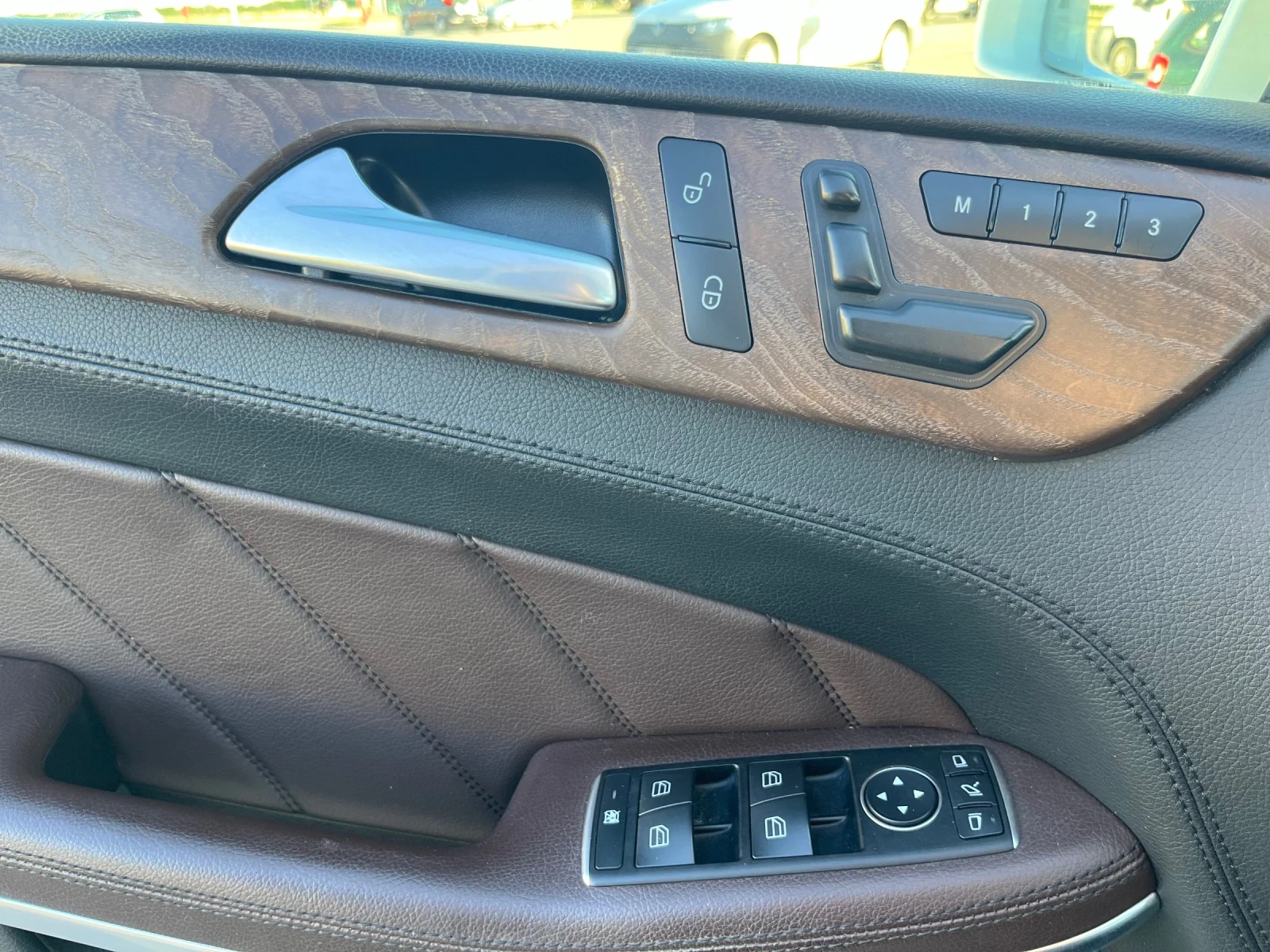 Mercedes-Benz GL 350, снимка 11 - Автомобили и джипове - 54019047