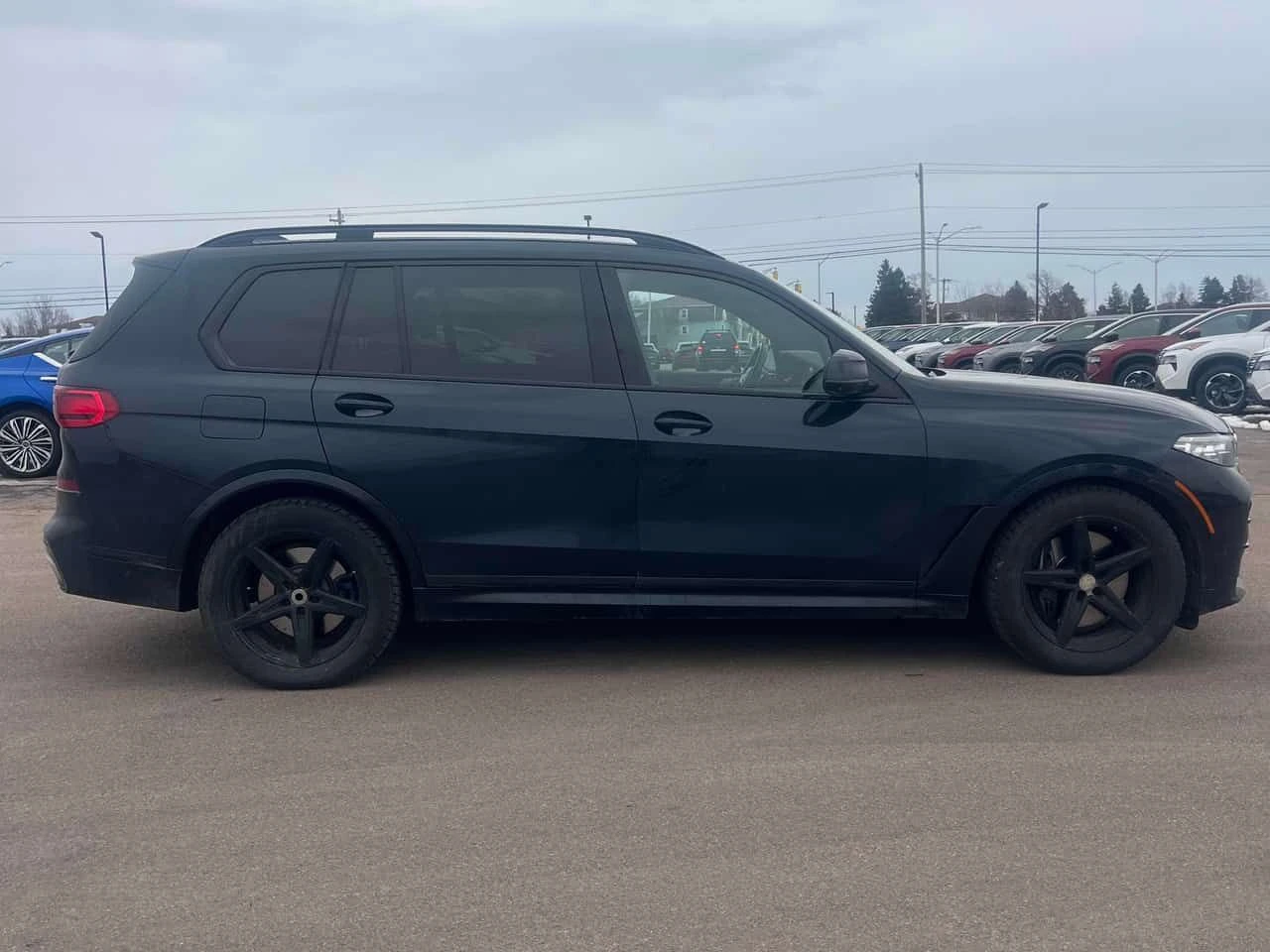 BMW X7 * xDrive40i * МАСАЖИ * ОБДУХВАНЕ * ПАНОРАМА * 360 , снимка 4 - Автомобили и джипове - 54034249