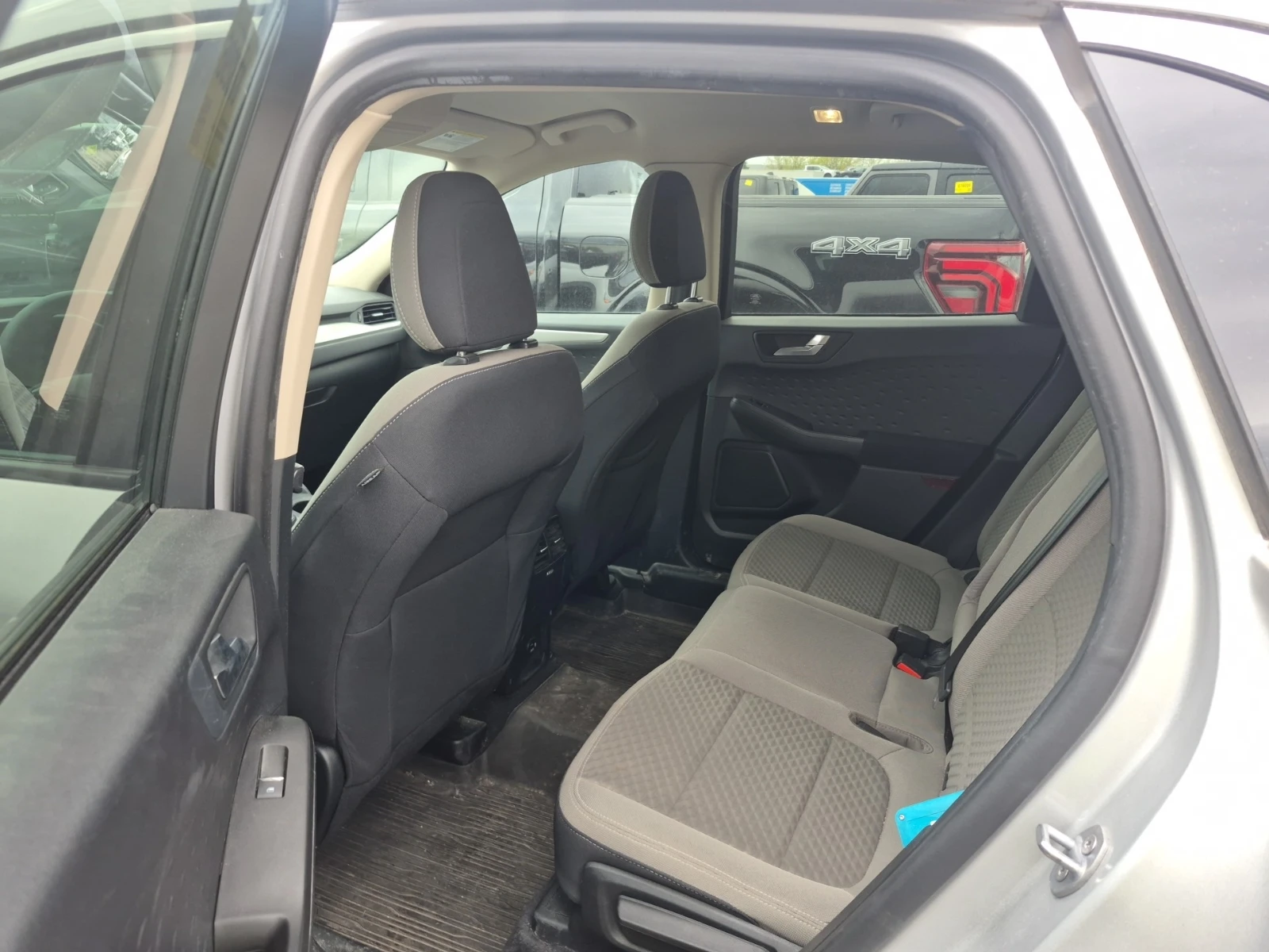 Ford Escape  SE FWD, снимка 16 - Автомобили и джипове - 54492766