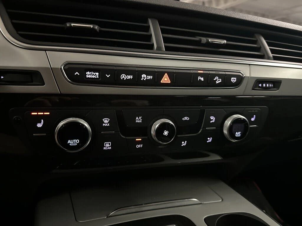 Audi Q7 3.0T* MATRIX* ПОДГРЕВ* КАМЕРА* КЕЙЛЕС* ПАНОРАМА* , снимка 9 - Автомобили и джипове - 54834860