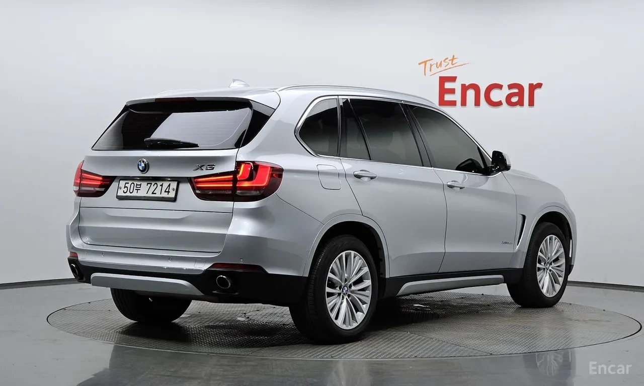BMW X5 6+ 1 МЕСТА | ПЕЧКА | ACC | АДАПТИВНО ОКАЧВАНЕ, снимка 3 - Автомобили и джипове - 55544462