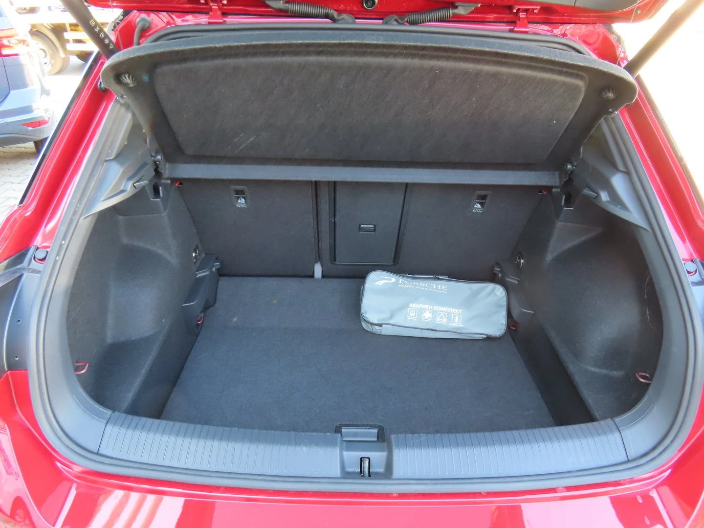 VW T-Roc, снимка 16 - Автомобили и джипове - 56420407