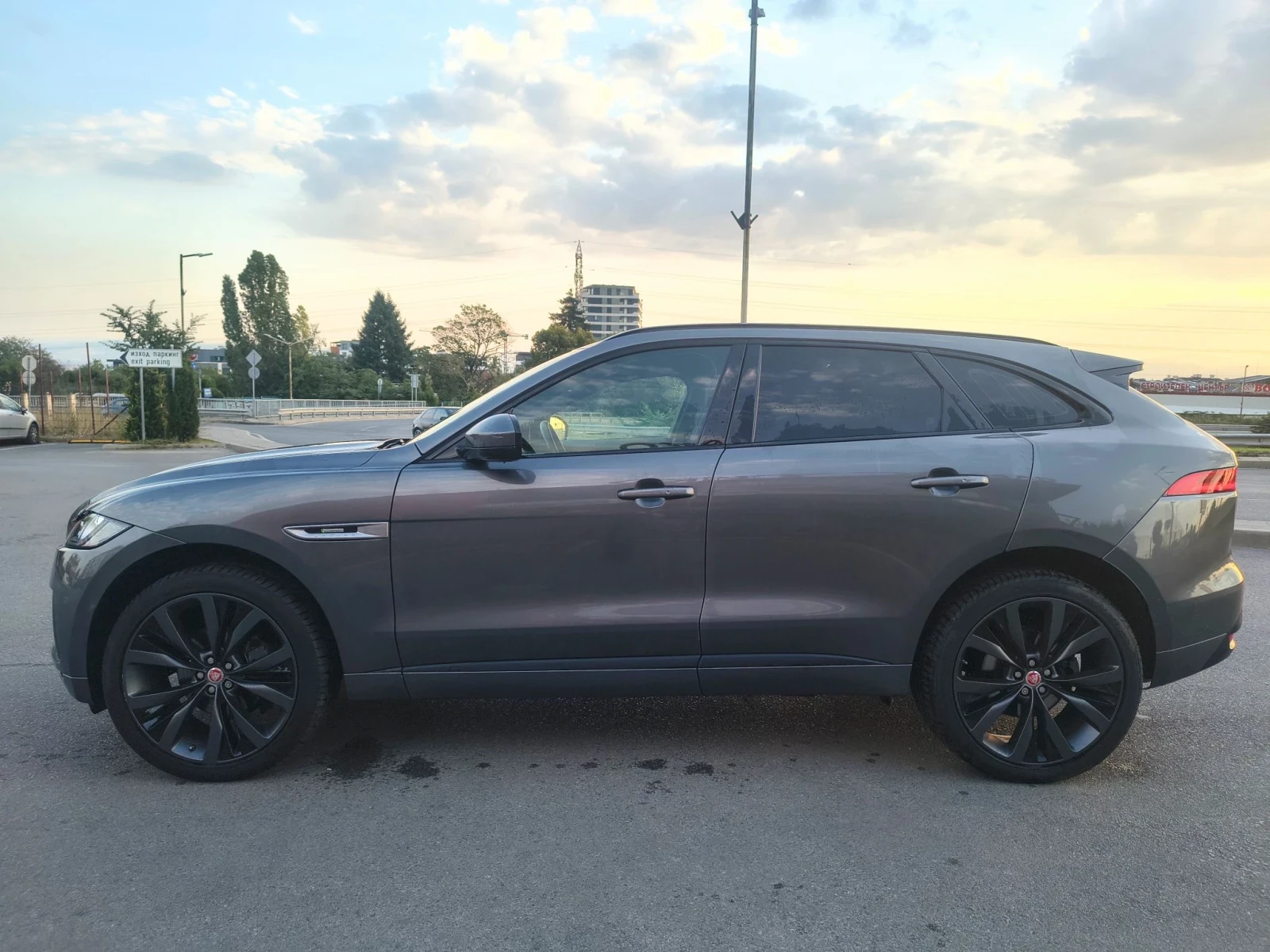 Jaguar F-PACE R Sport Сменени Вериги, снимка 3 - Автомобили и джипове - 56159625