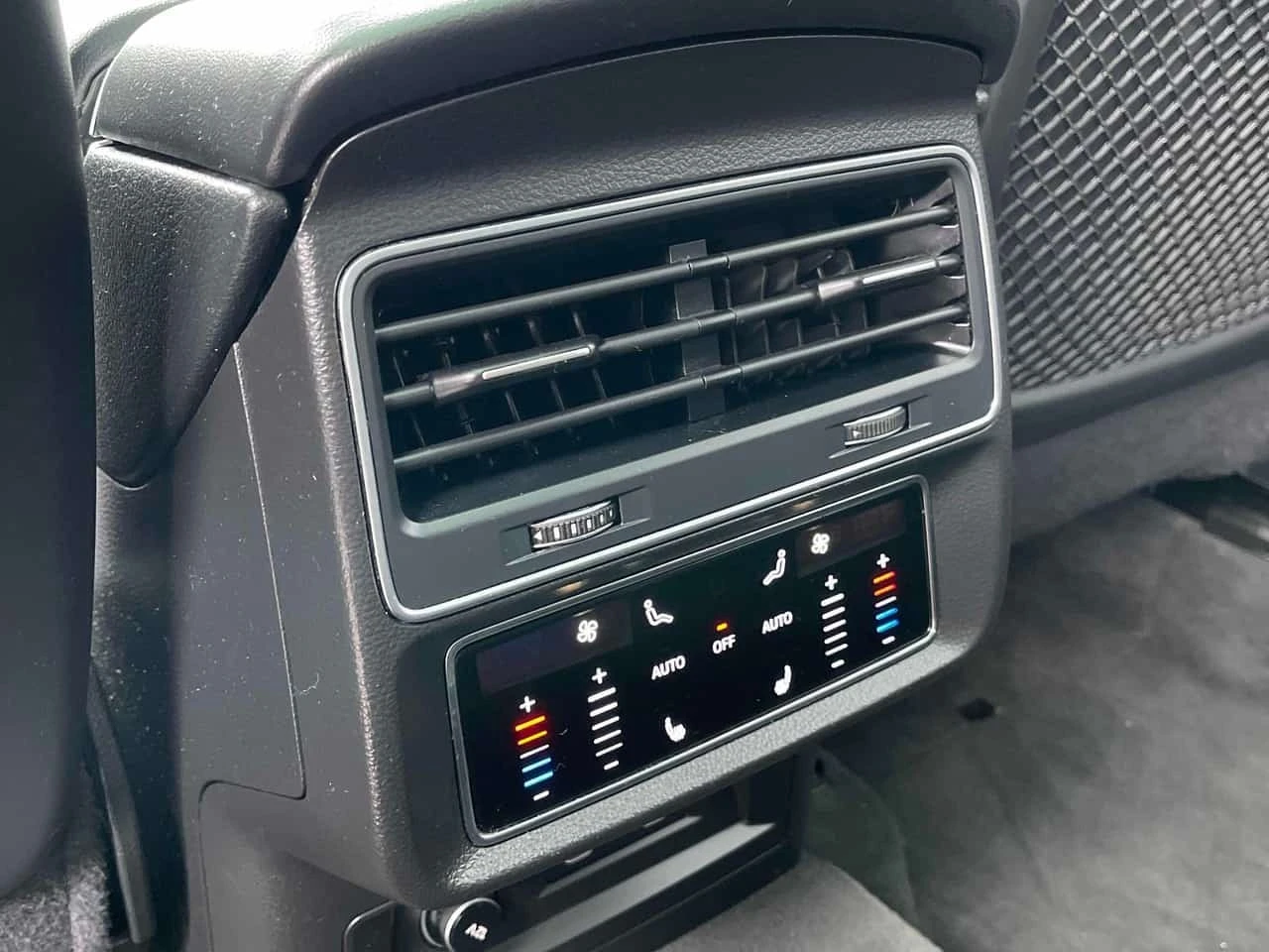 Audi Q8 QUATTRO * ���������* 360 ������* HEAD UP*  | Mobile.bg � ����������� 13
