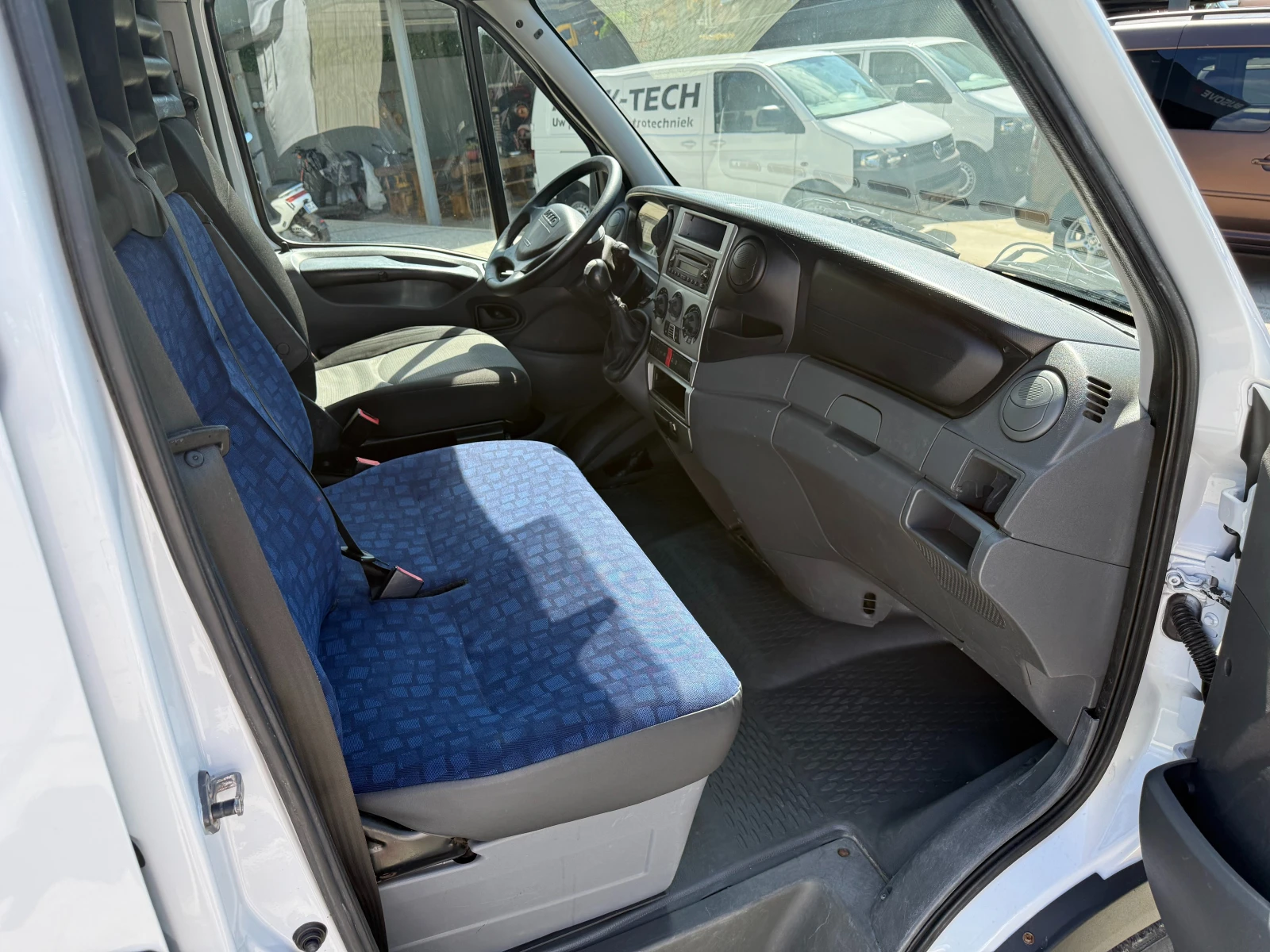 Iveco Daily 2.3HPI Климатроник L1H1  - изображение 8