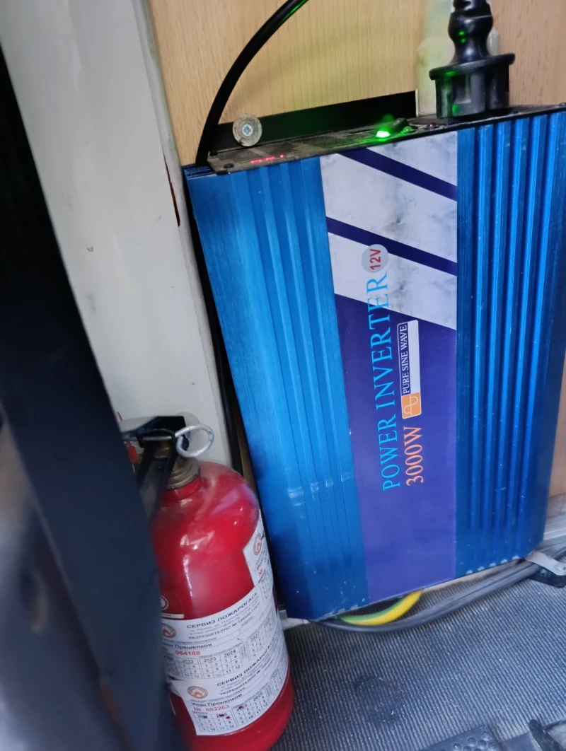 Кемпер Knaus, снимка 17 - Каравани и кемпери - 52190811