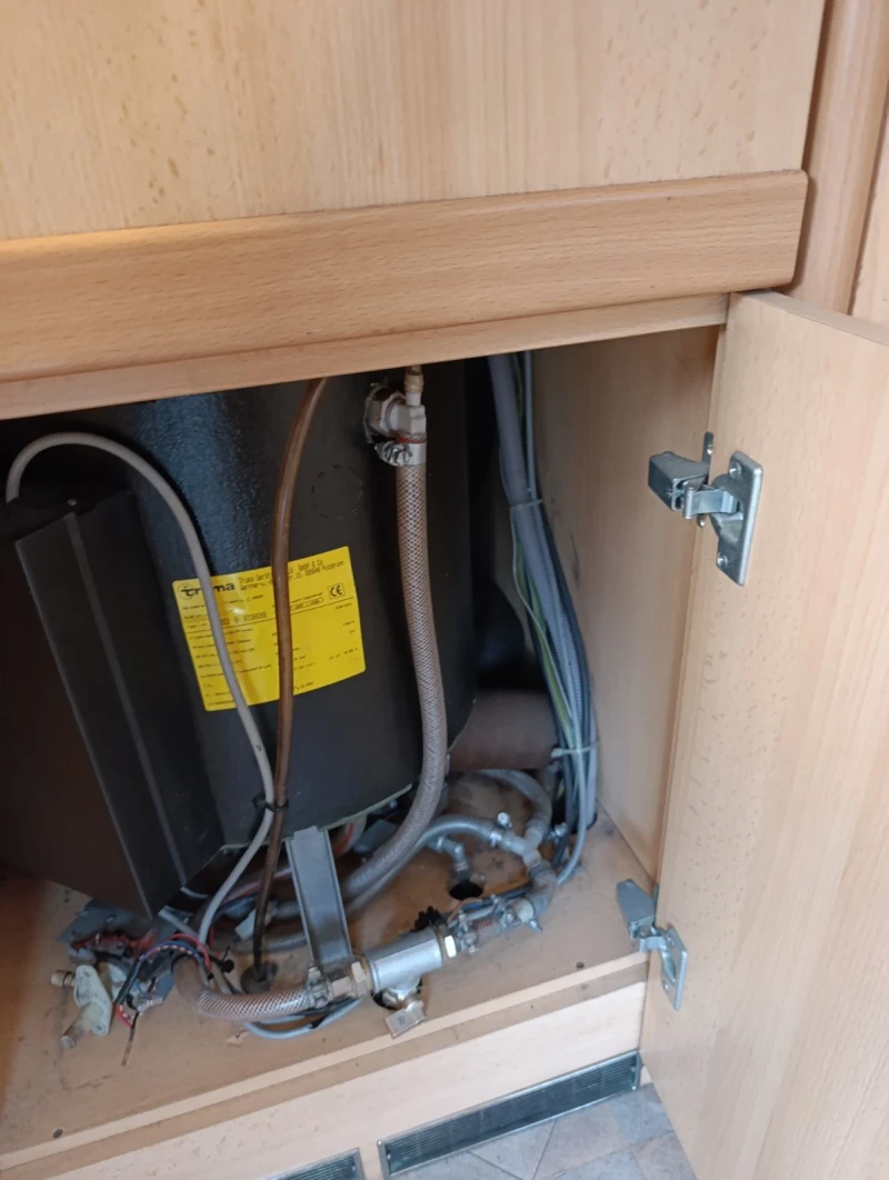 Кемпер Knaus, снимка 14 - Каравани и кемпери - 52190811