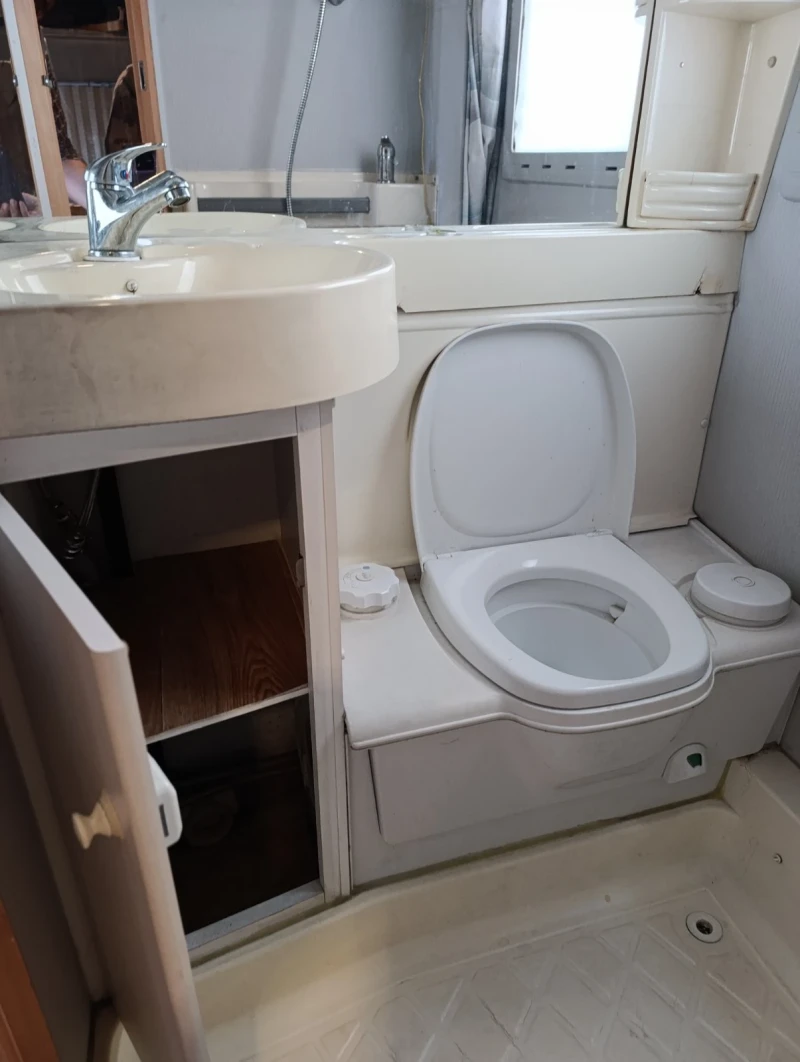 Кемпер Knaus, снимка 13 - Каравани и кемпери - 52190811