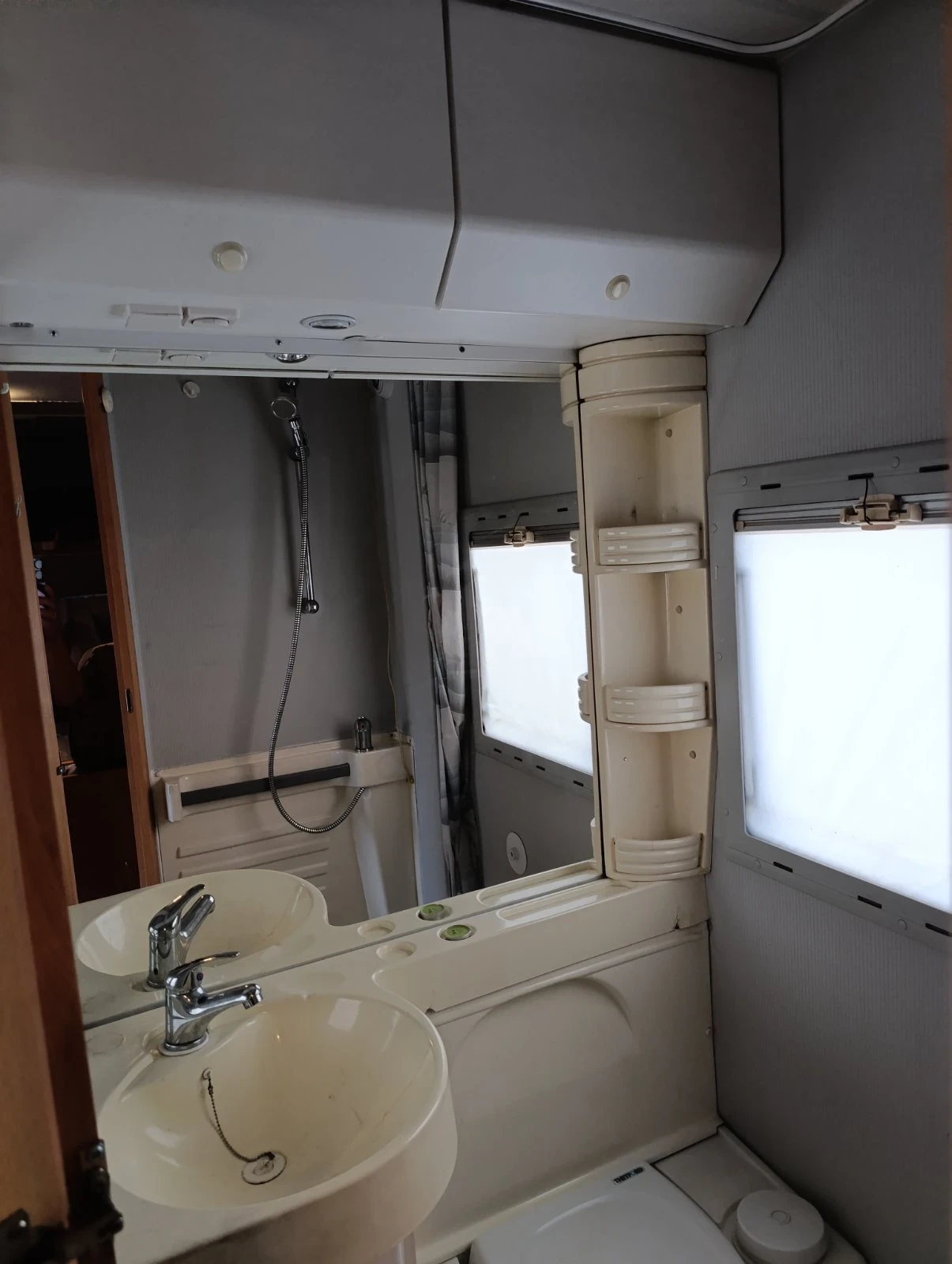  Knaus | Mobile.bg   12