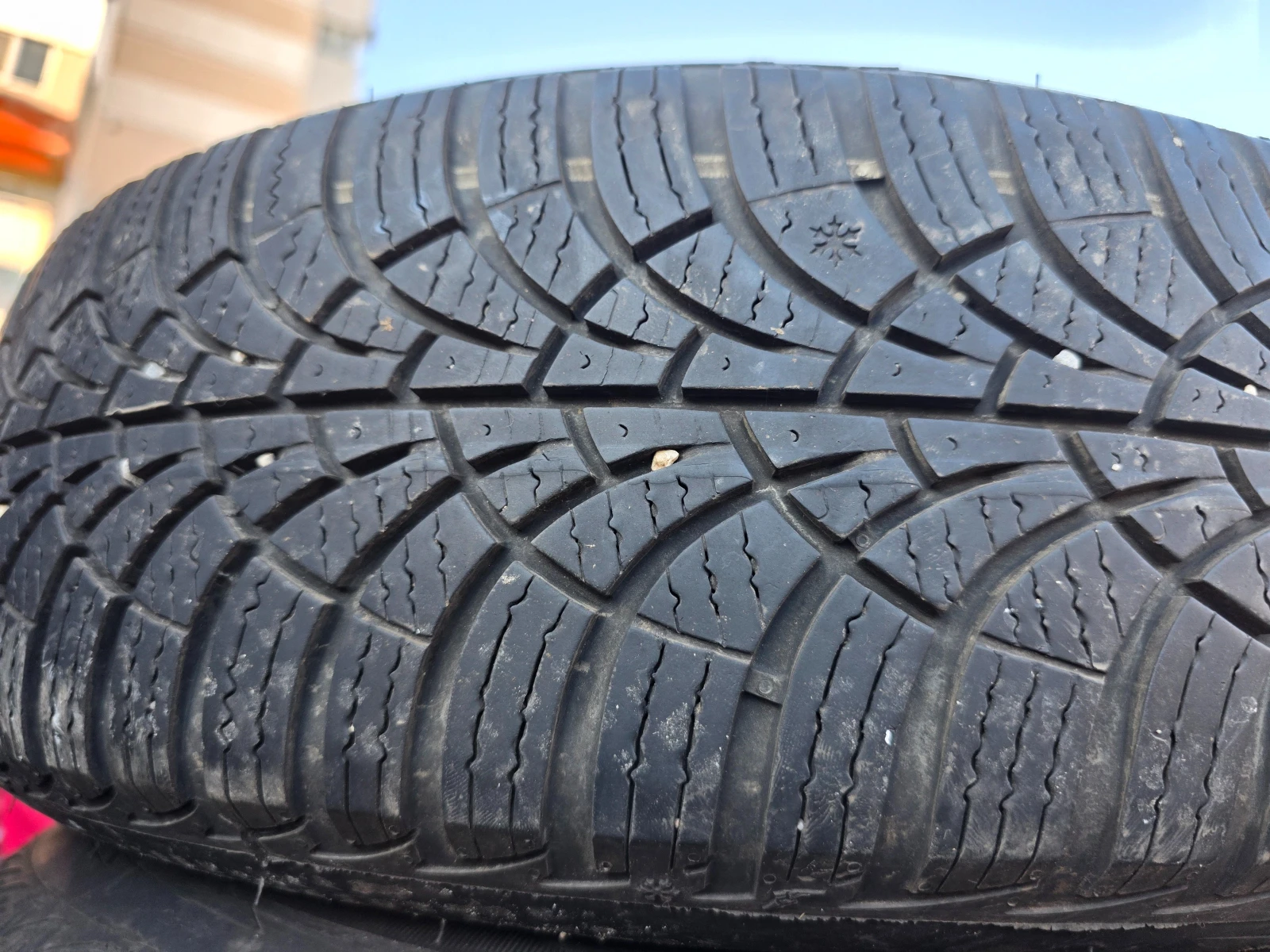 Гуми Зимни 165/65R15, снимка 6 - Гуми и джанти - 54000447