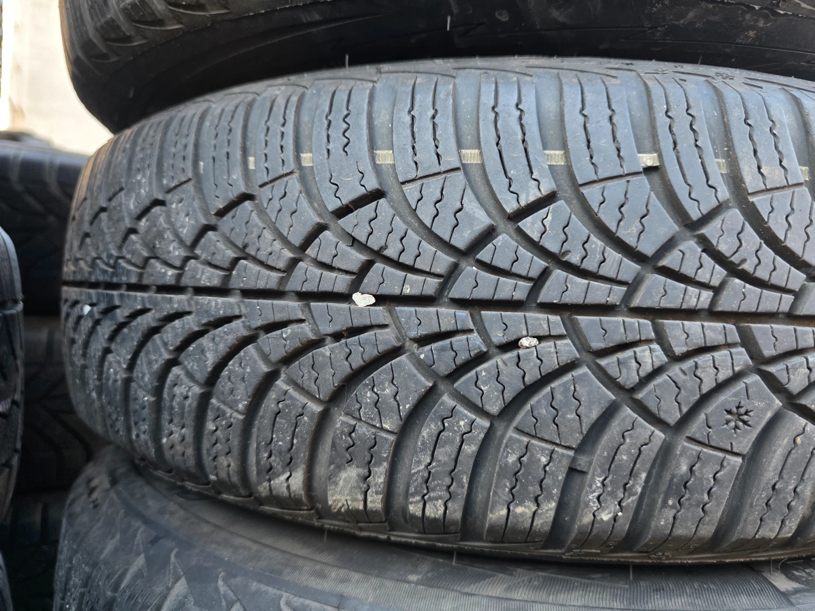 Гуми Зимни 165/65R15, снимка 3 - Гуми и джанти - 54000447