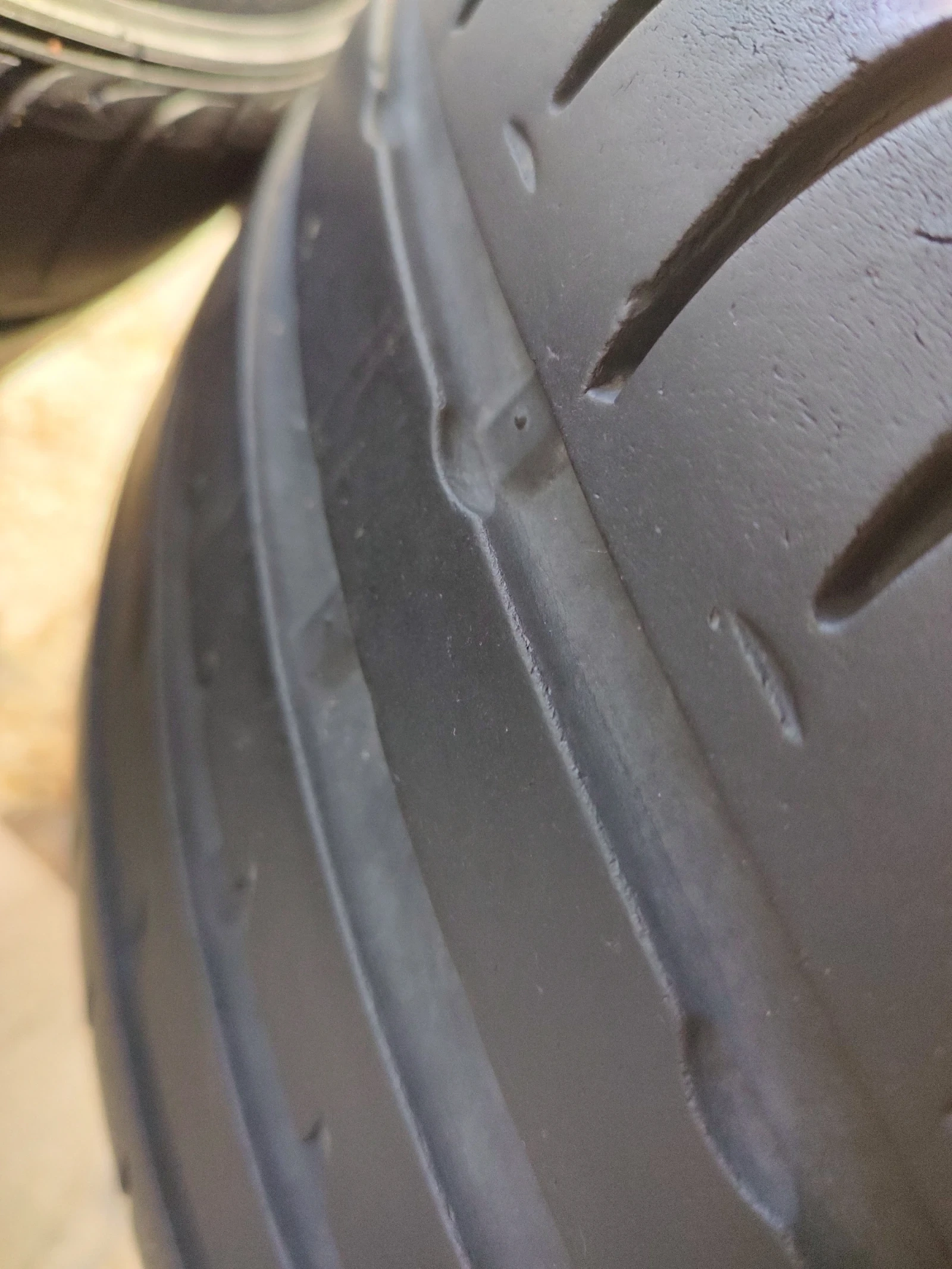 ���� � ������ 225/40R18 | Mobile.bg � ����������� 10