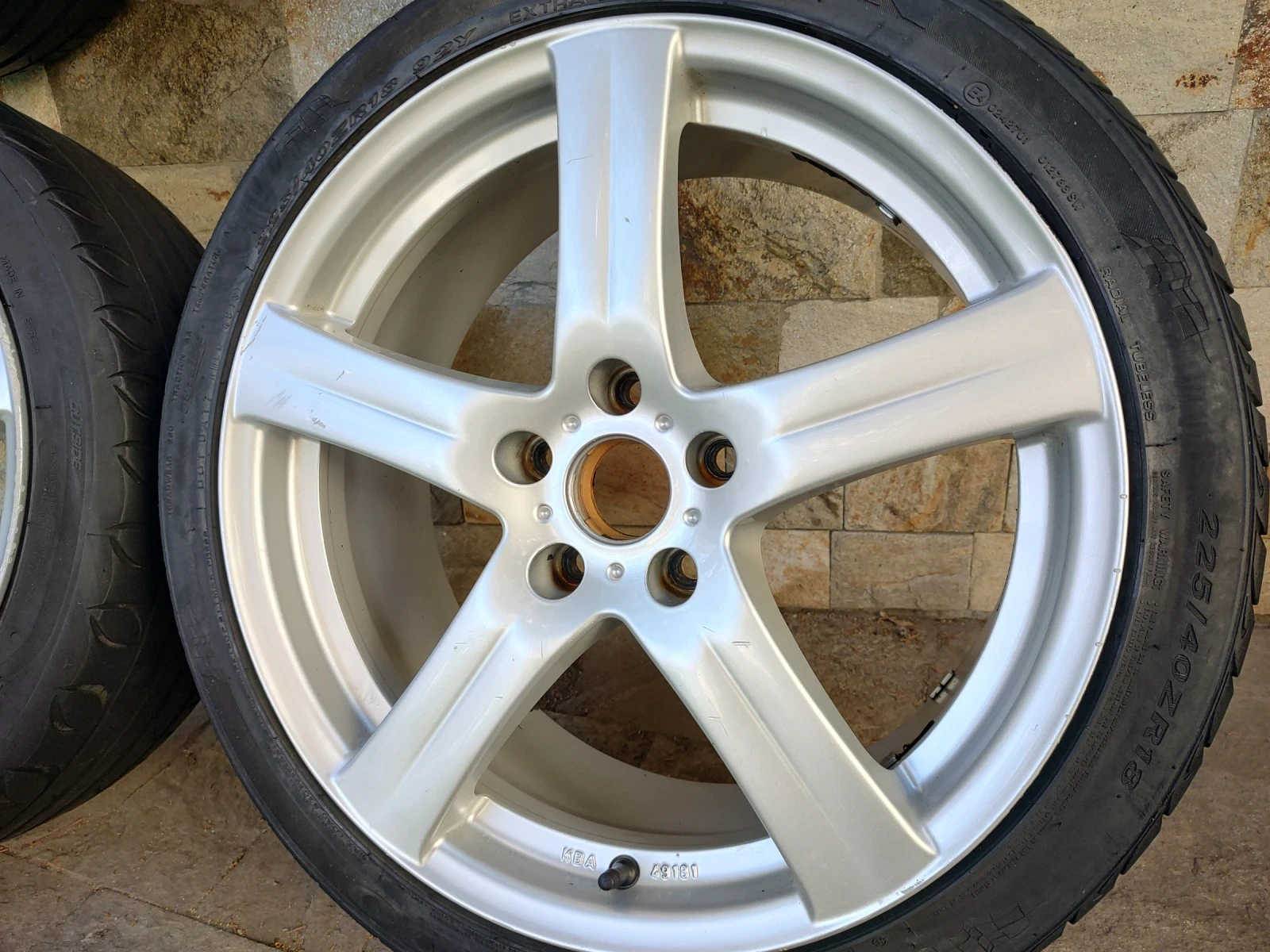 ���� � ������ 225/40R18 | Mobile.bg � ����������� 5