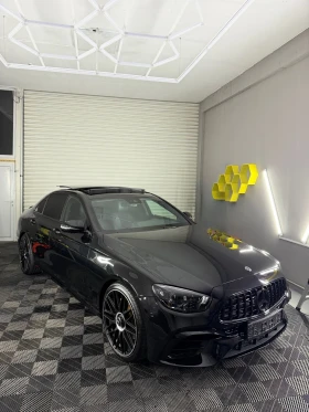 Mercedes-Benz E 220 КАТО НОВА, Серв.ист. FACELIFT 6.3 AMG, снимка 2