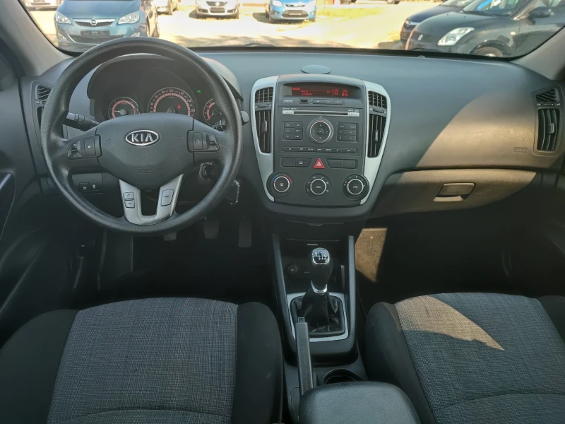 Kia Ceed 1.6FACELIFT100K., снимка 10 - Автомобили и джипове - 47735734