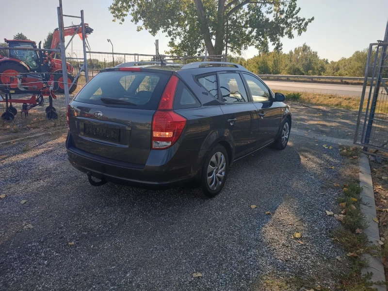 Kia Ceed 1.6FACELIFT100K., снимка 7 - Автомобили и джипове - 47735734