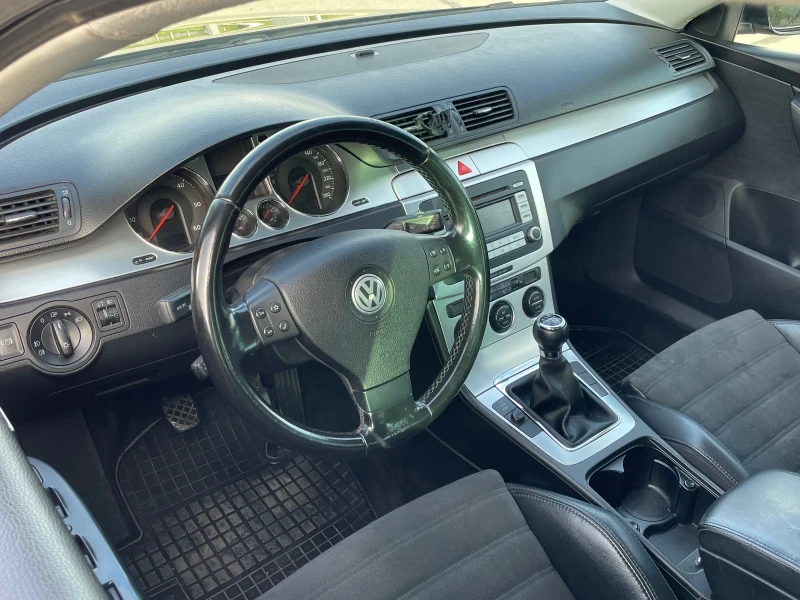 VW Passat 2.0TDI, снимка 8 - Автомобили и джипове - 47782349