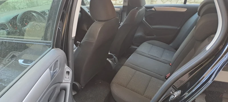 VW Golf 1.6 TDI Highline, снимка 8 - Автомобили и джипове - 48077082