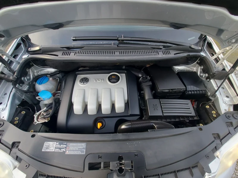 VW Touran 1.9 TDI , снимка 16 - Автомобили и джипове - 50830450