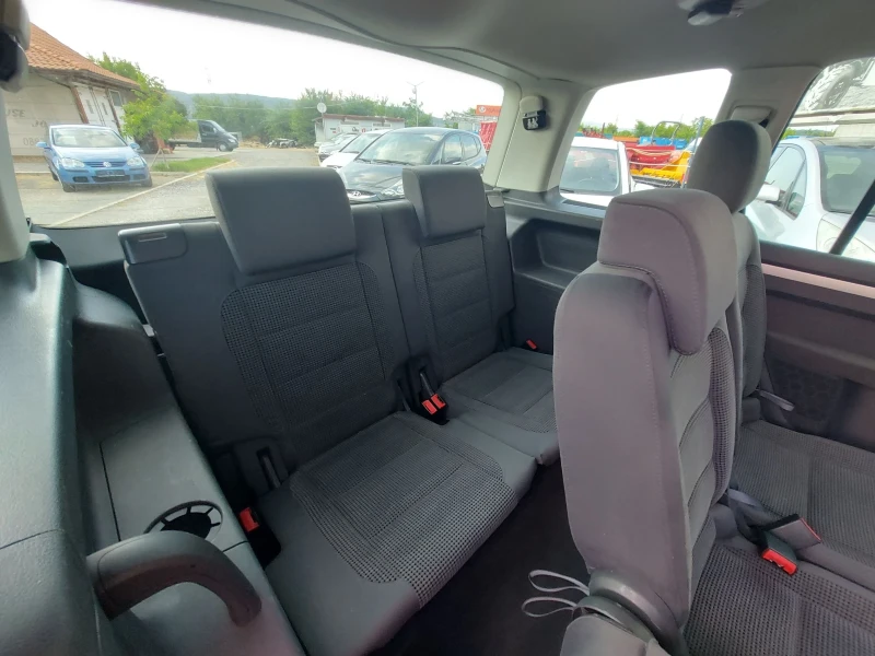 VW Touran 1.9 TDI , снимка 14 - Автомобили и джипове - 50830450