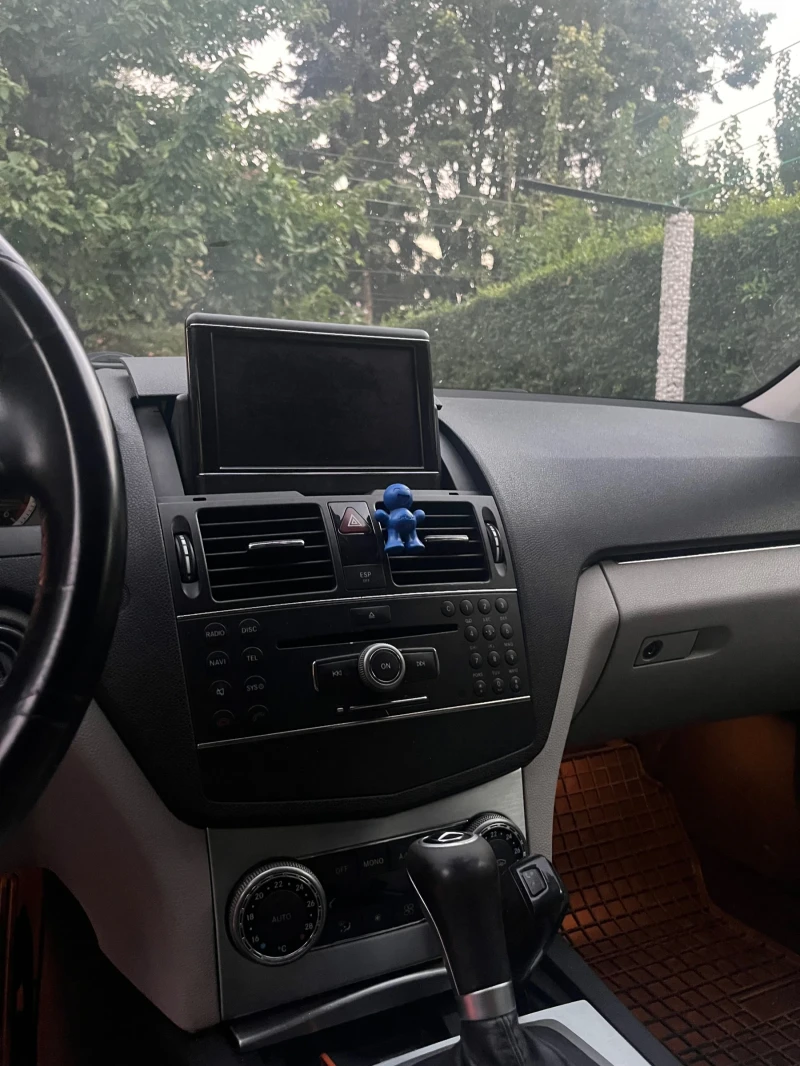 Mercedes-Benz C 220, снимка 6 - Автомобили и джипове - 52050760