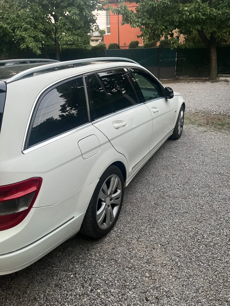 Mercedes-Benz C 220, снимка 2 - Автомобили и джипове - 52050760
