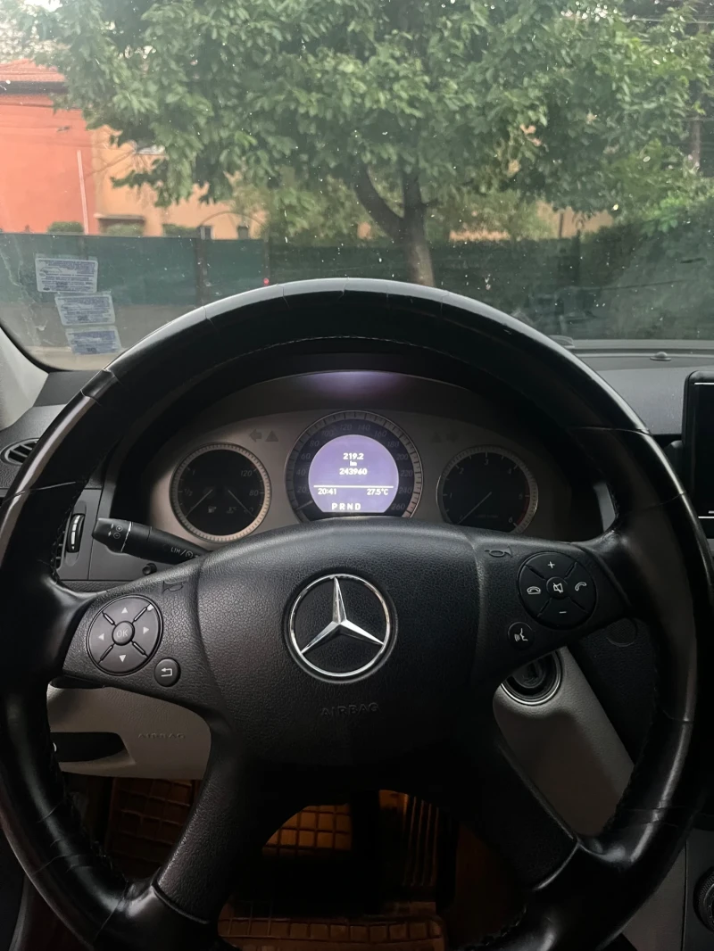 Mercedes-Benz C 220, снимка 5 - Автомобили и джипове - 52050760