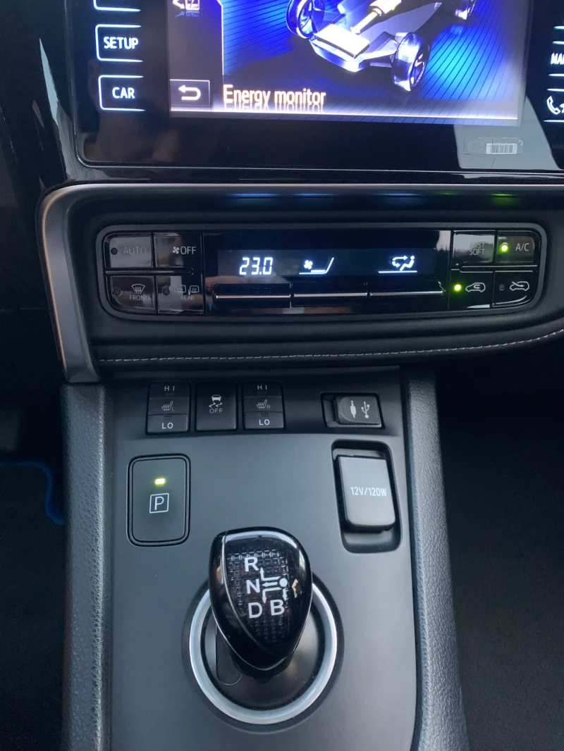 Toyota Auris Auris 1.8 hybrid , снимка 11 - Автомобили и джипове - 51623298