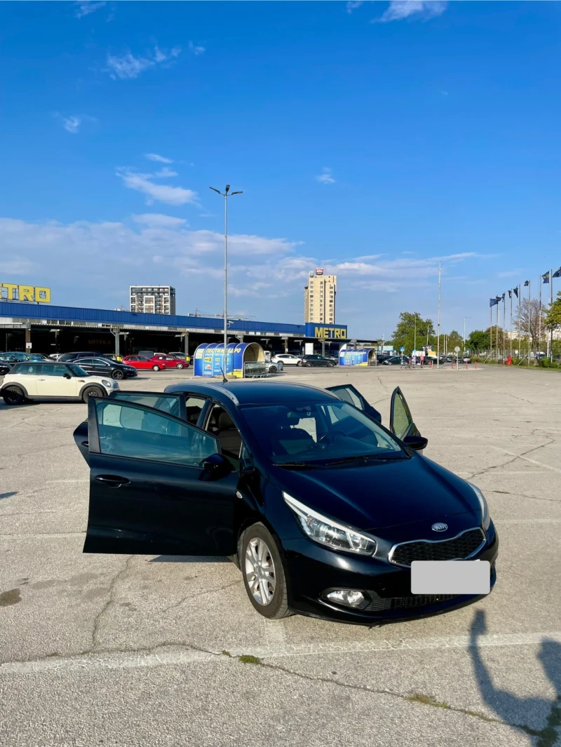Kia Ceed SW, снимка 2 - Автомобили и джипове - 52383711