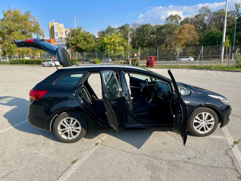 Kia Ceed SW, снимка 4 - Автомобили и джипове - 52383711