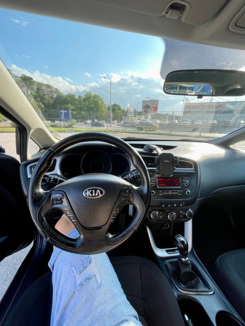 Kia Ceed SW, снимка 8 - Автомобили и джипове - 52383711