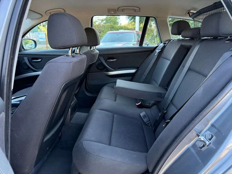 BMW 320 i , снимка 8 - Автомобили и джипове - 51749328