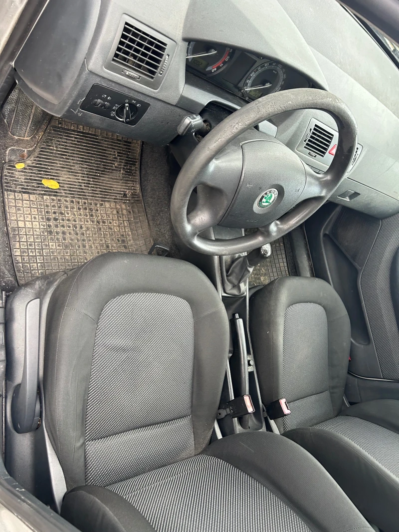 Skoda Fabia 1.4-TDI, снимка 13 - Автомобили и джипове - 52163536