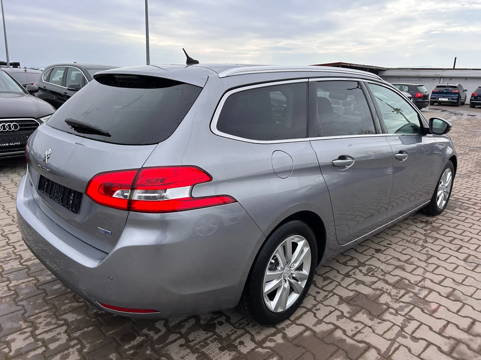 Peugeot 308 1.6HDI NAVI/PANORAMA/KAMERA EURO 6 - изображение 6