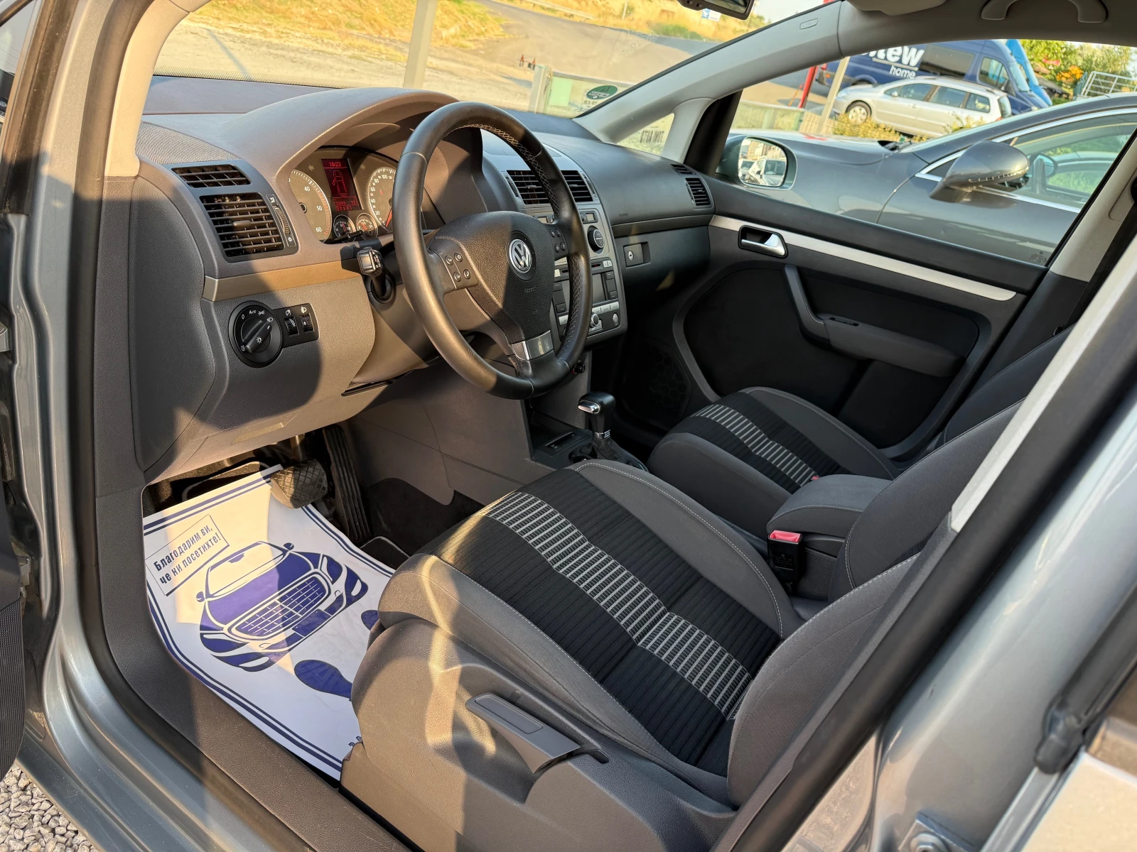 VW Touran TDi, DSG, 6+ 1, UNITED, XENON - изображение 8
