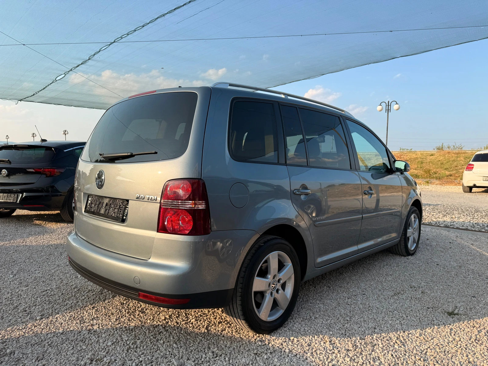 VW Touran TDi, DSG, 6+ 1, UNITED, XENON - изображение 4