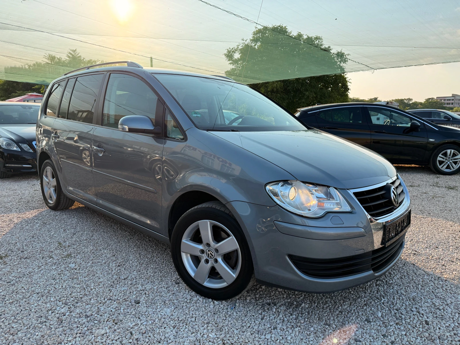 VW Touran TDi, DSG, 6+ 1, UNITED, XENON - изображение 3