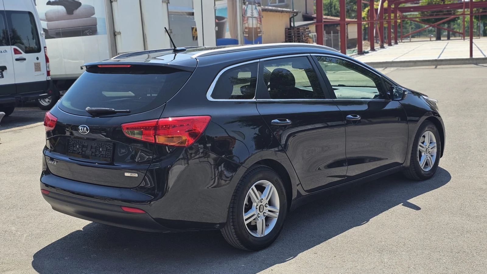 Kia Ceed 1.6GDi 6SP CH-СЕРВИЗНА ИСТ.ТОП СЪСТ.-ЛИЗИНГ - изображение 6